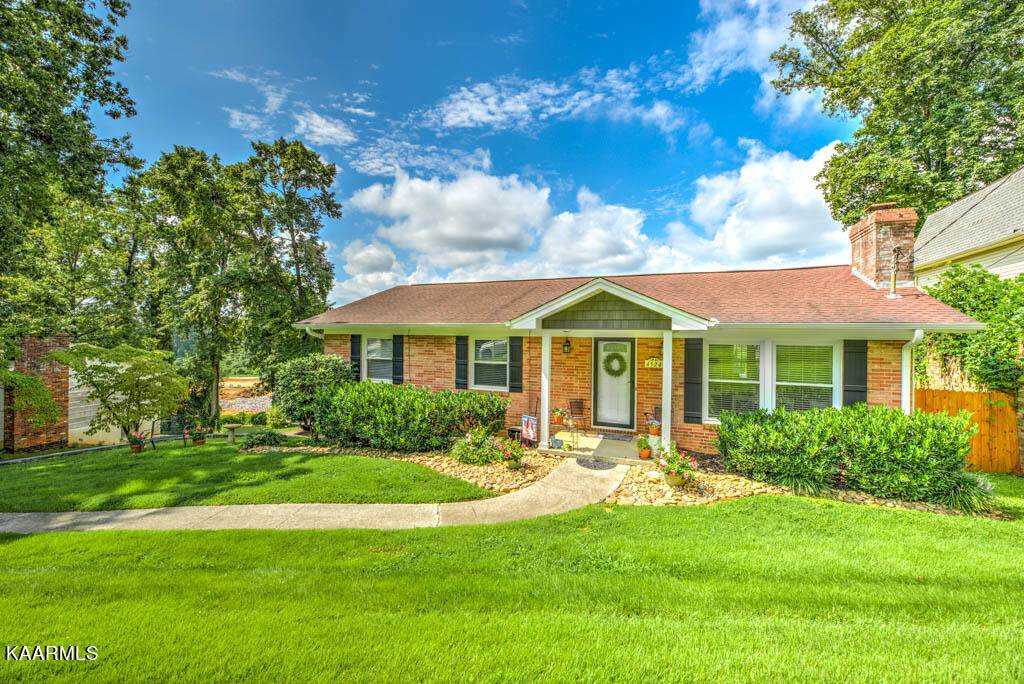 4524 Royalview Rd - Photo 1