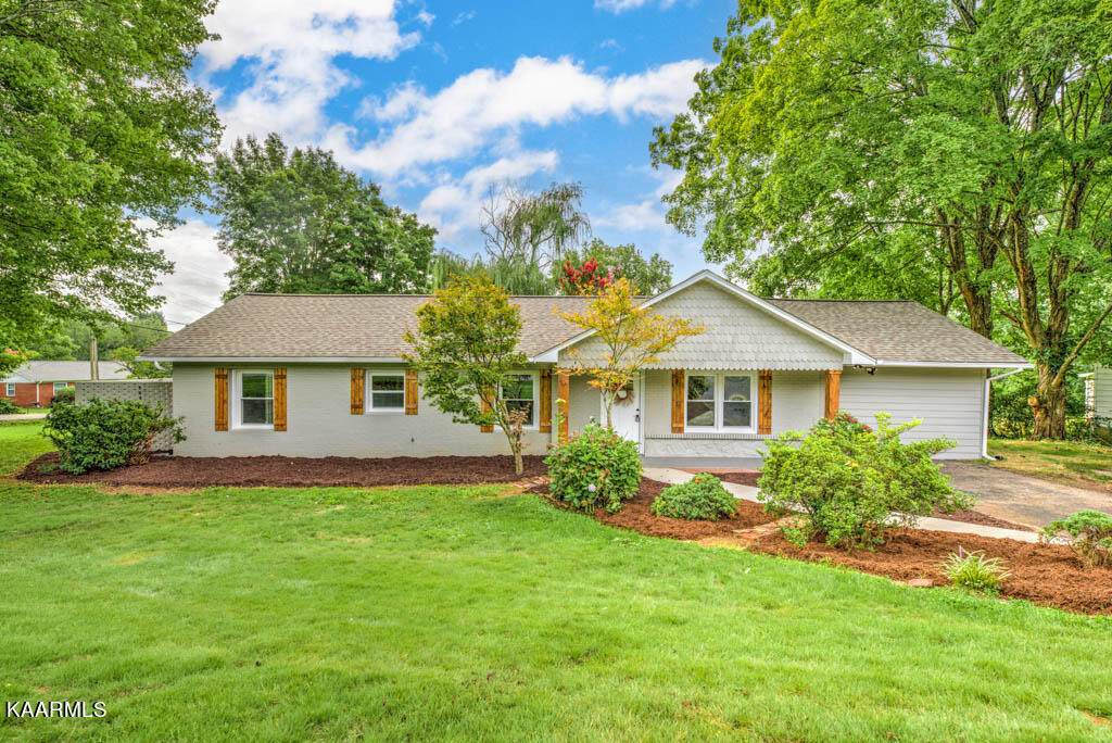 3828 Longwood Drive - Photo 1