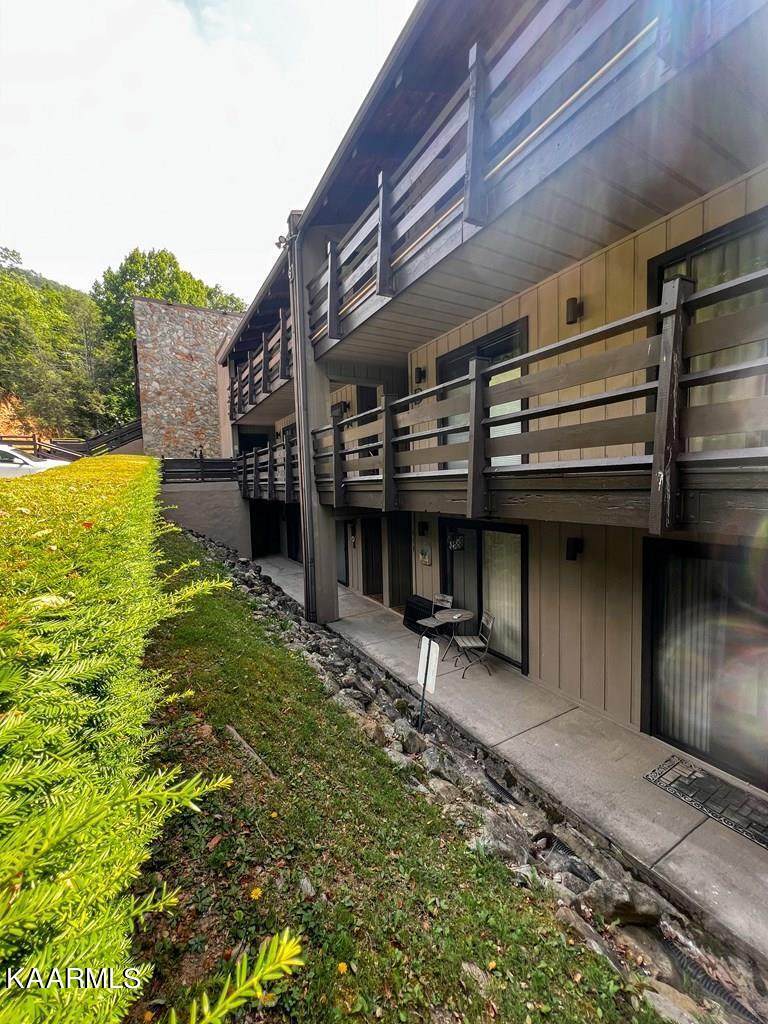 1081 Cove Rd - Photo 1