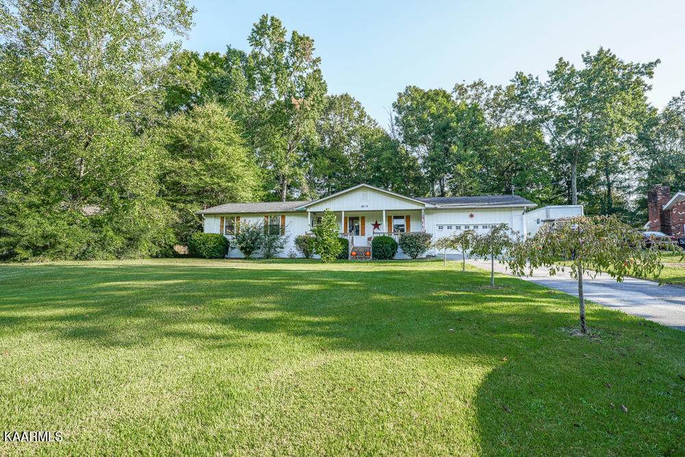 3919 Glen Oaks Drive - Photo 1
