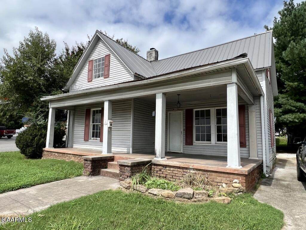 415 Broadway St - Photo 1