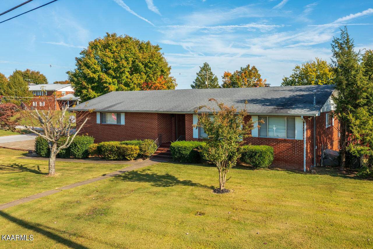 102 Westland Drive - Photo 1