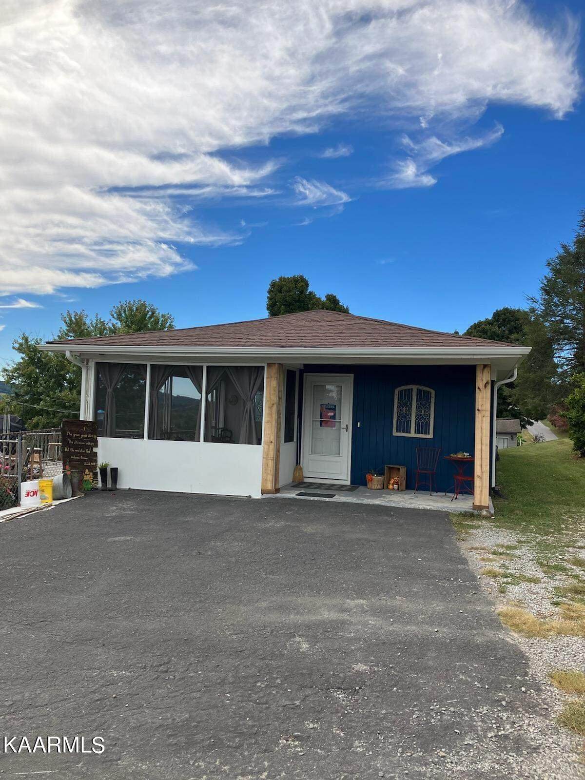 221 Rose Drive - Photo 1
