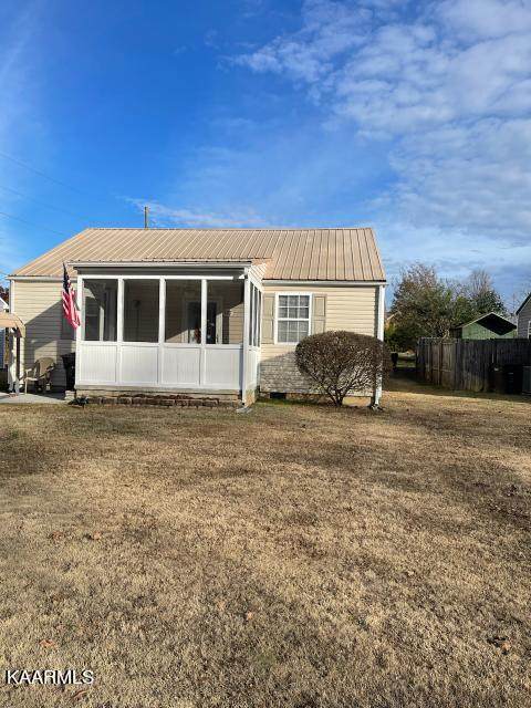 577 Monroe St - Photo 1