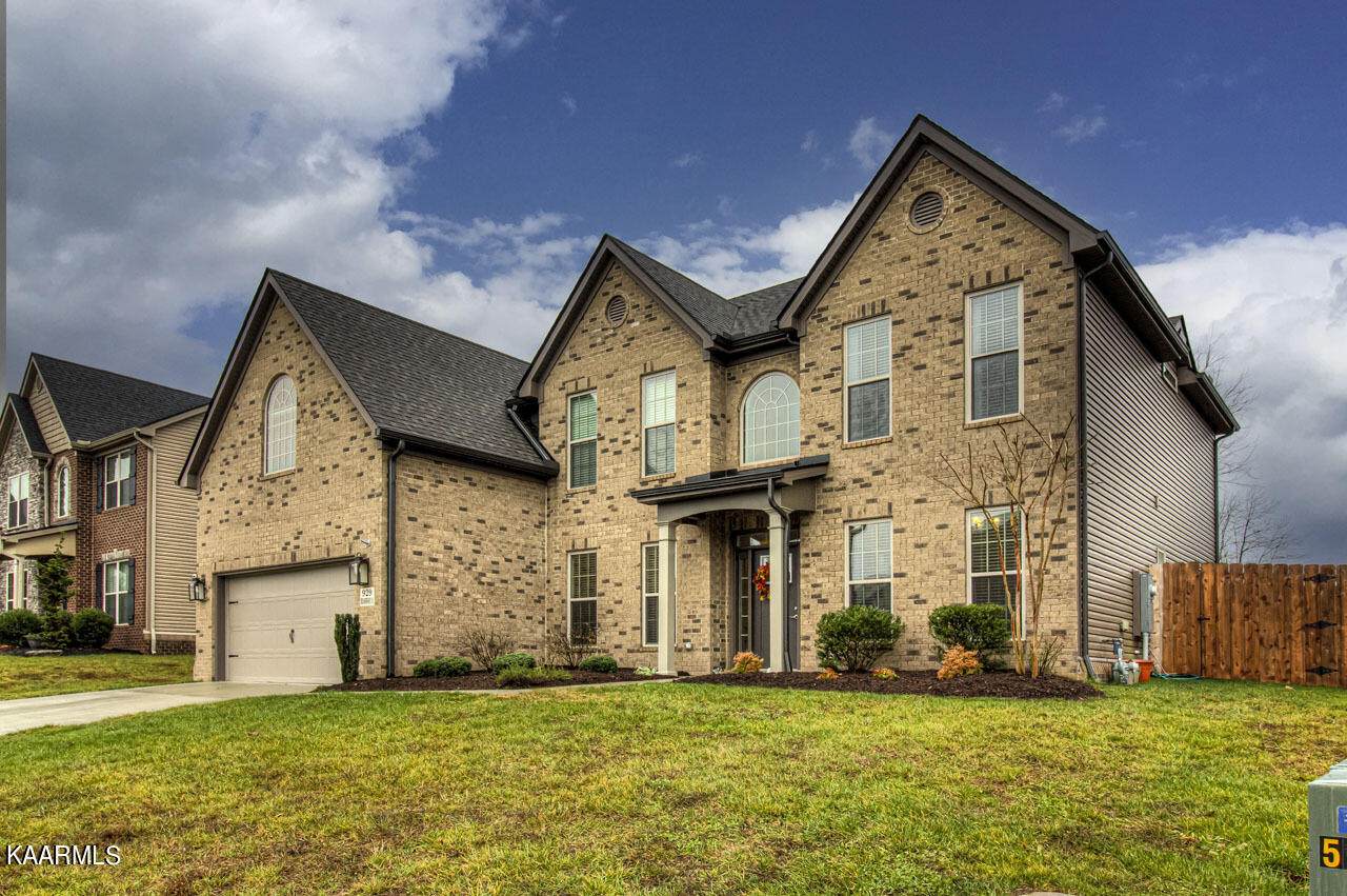 929 Brookwood Lane - Photo 1