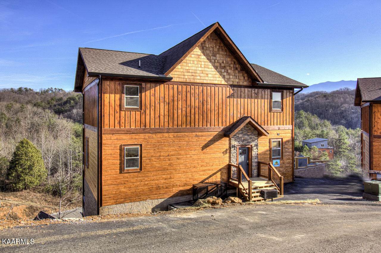 4612 Dreamland Way - Photo 1
