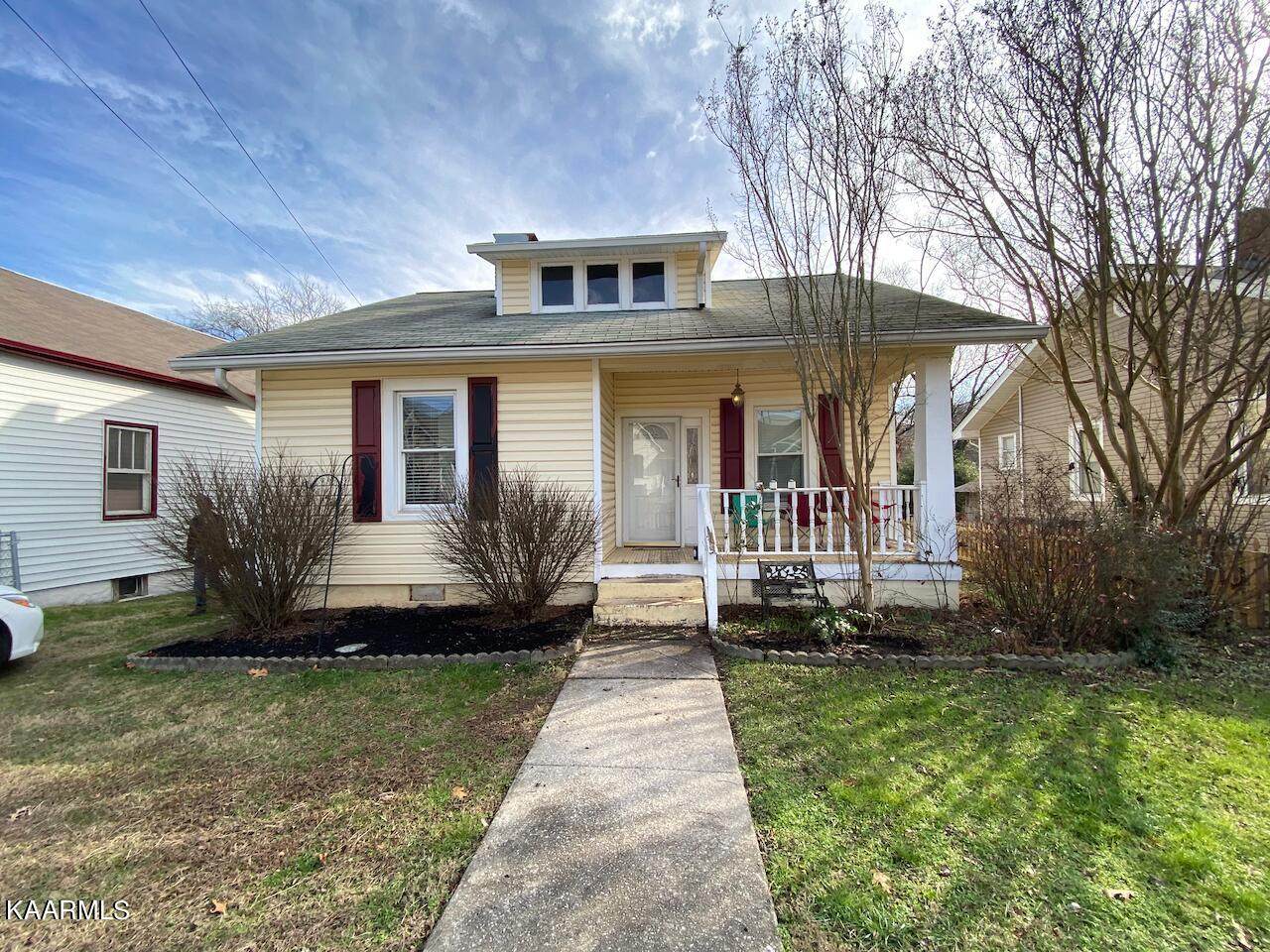 308 Quincy Ave - Photo 1