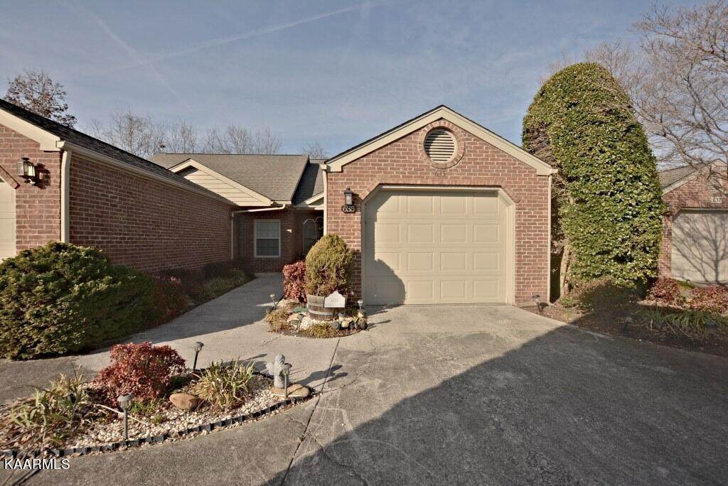 635 Sunrise Circle Circle - Photo 1
