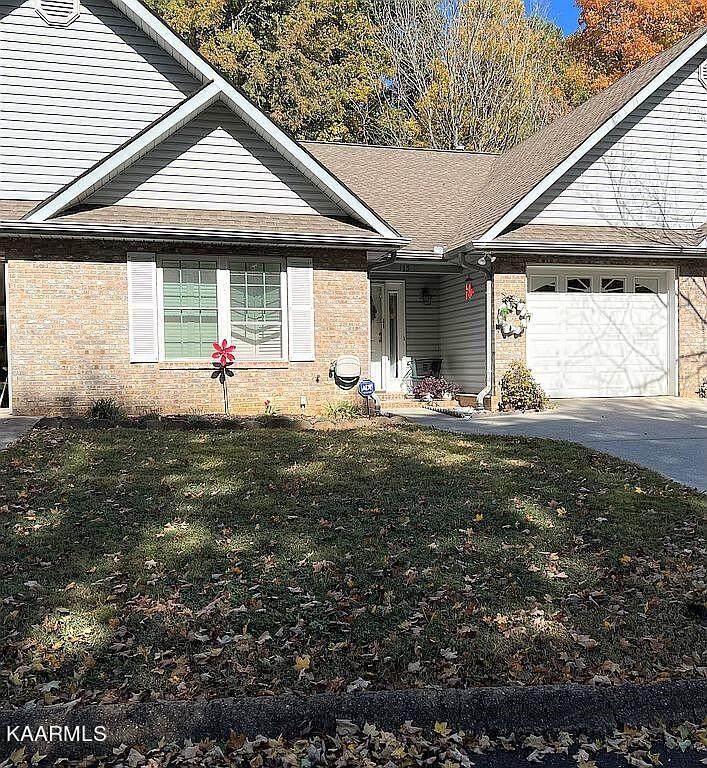 115 Oak Place Circle - Photo 1