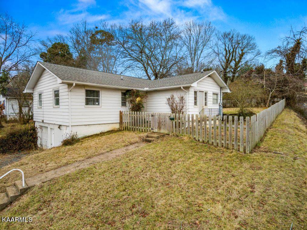 100 Farragut Rd - Photo 1