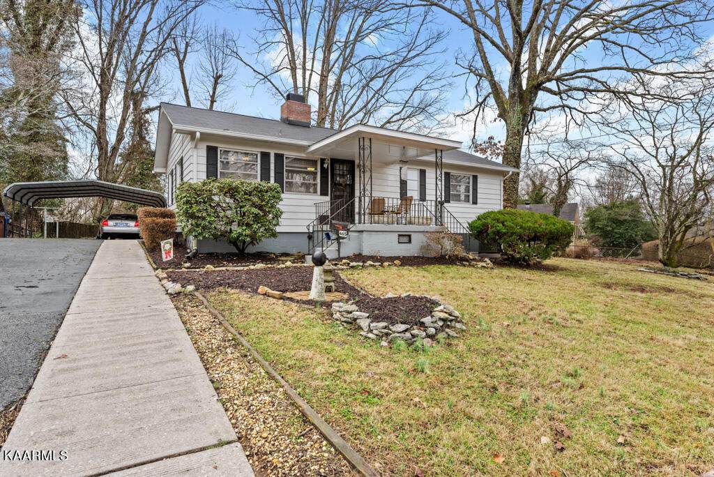 465 East Drive - Photo 1