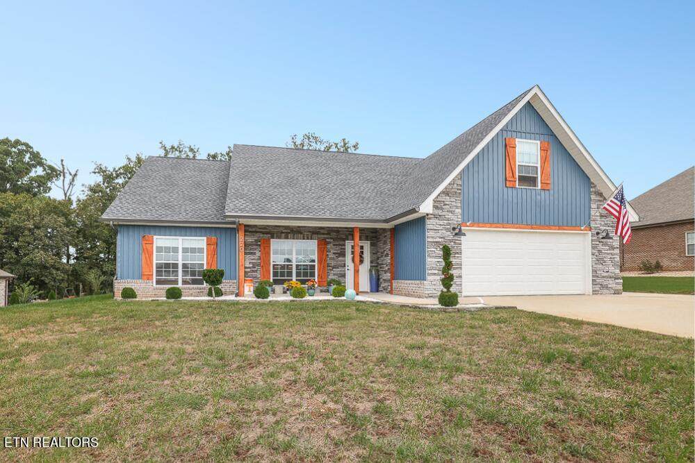 220 Butterfly Way - Photo 1