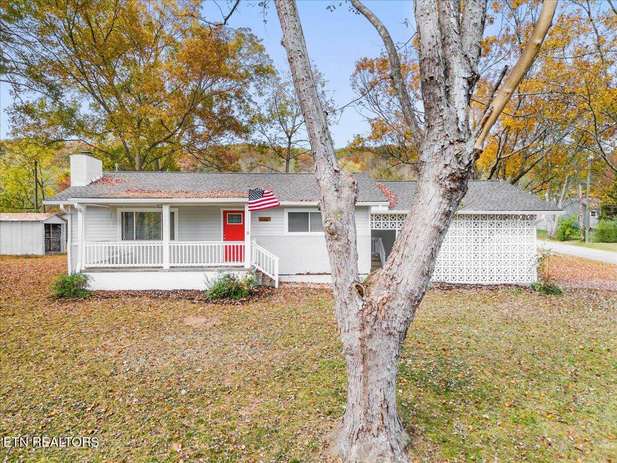 710 Lynn St - Photo 1