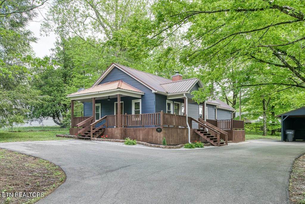 927 Crescent Drive - Photo 1