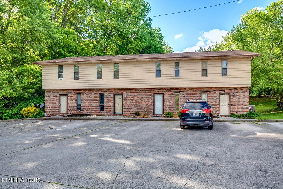 4003 Valley View Drive - Photo 1