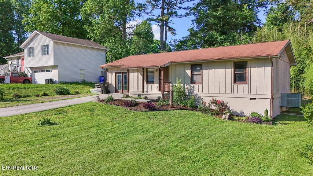 233 Doe Run Blvd - Photo 1