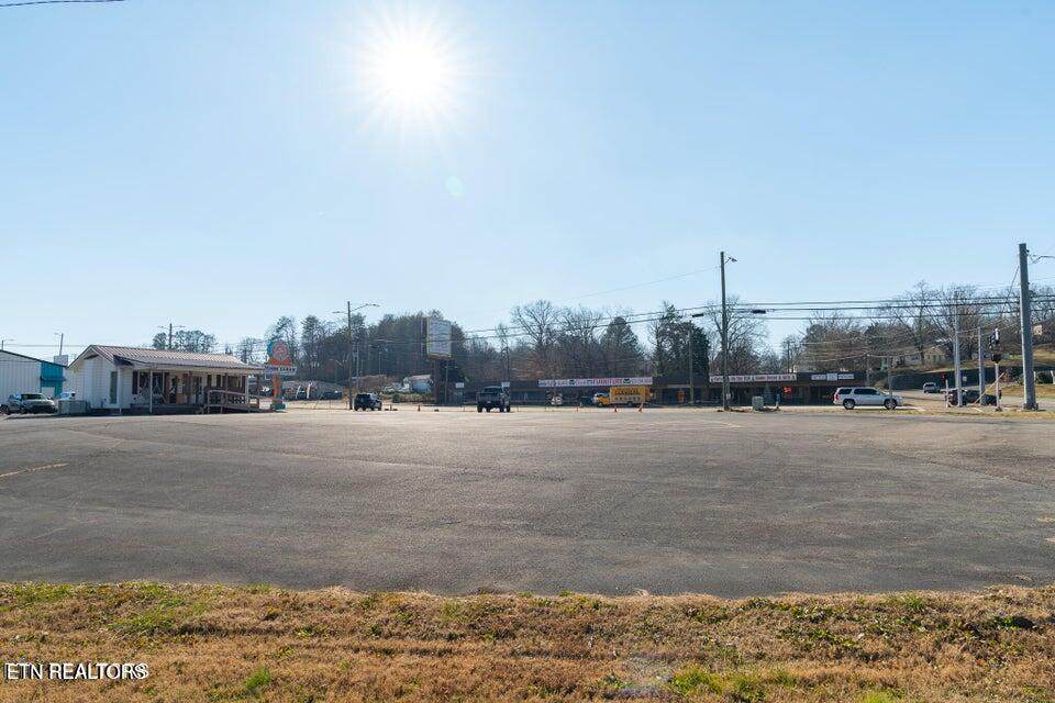 709 White St - Photo 1