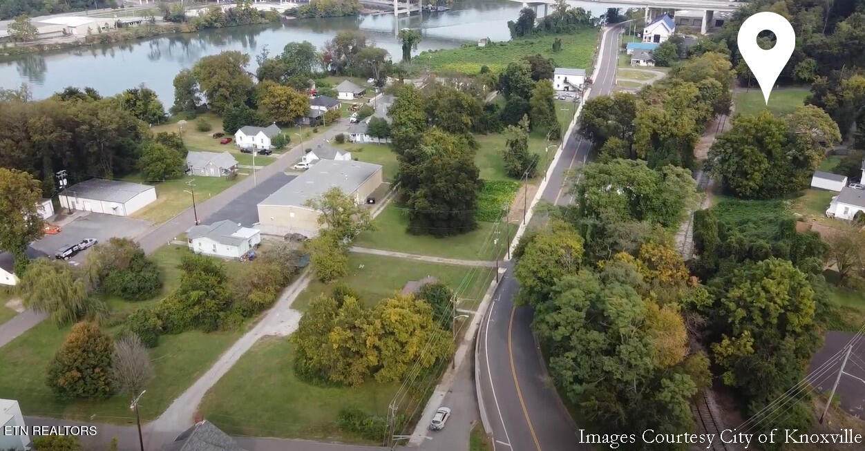 1137 Simpson St - Photo 1