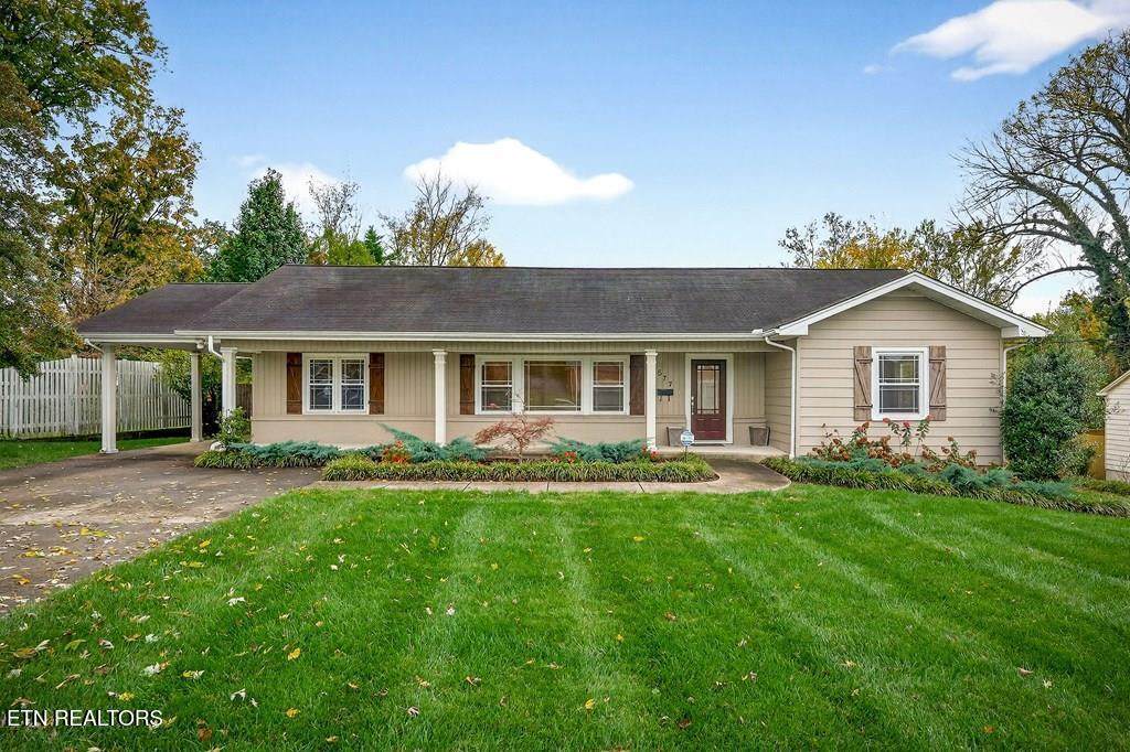 577 4Th St - Photo 1