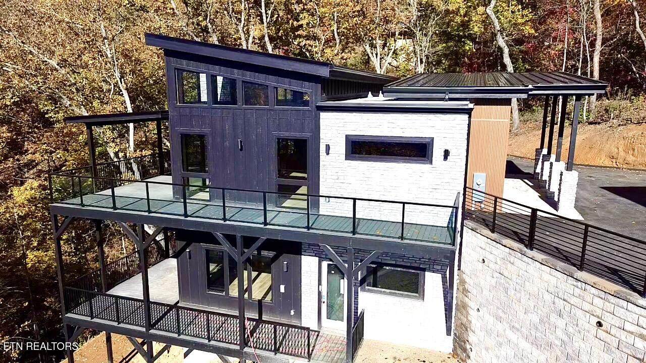 1546 Bear Valley Rd - Photo 1