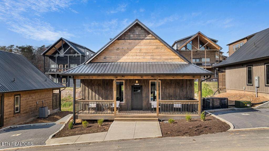 571 Warbonnet Way - Photo 1