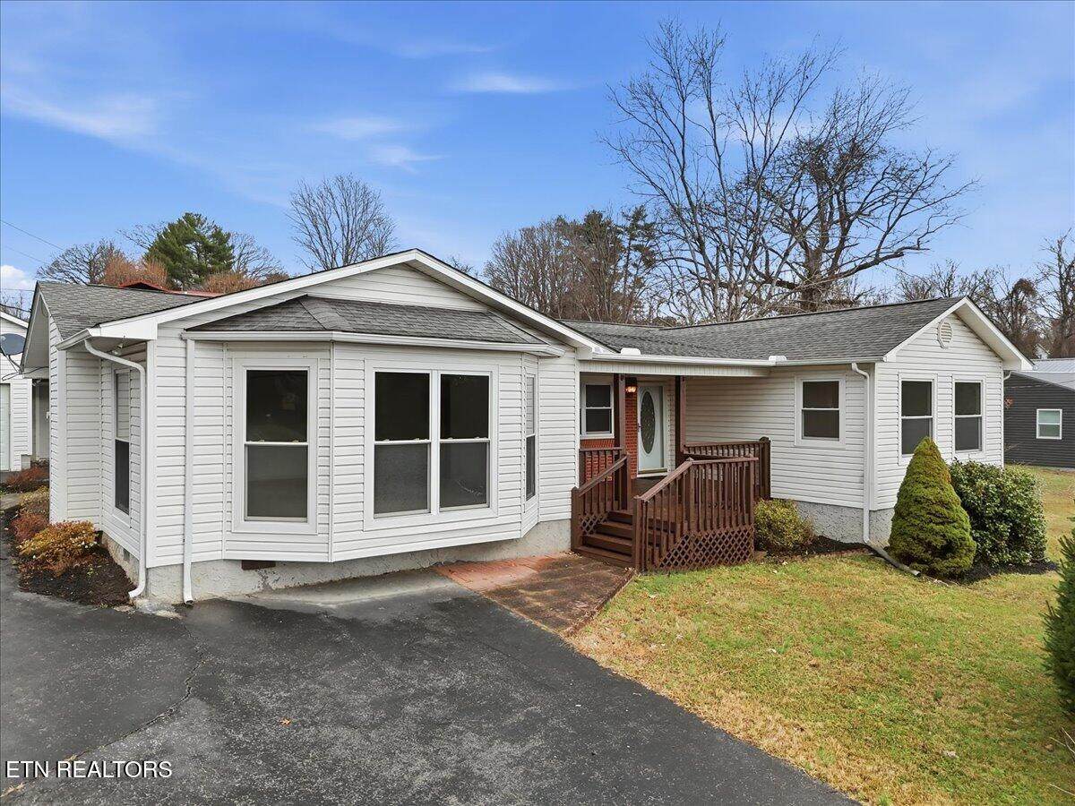 211 Hilltop Rd - Photo 1