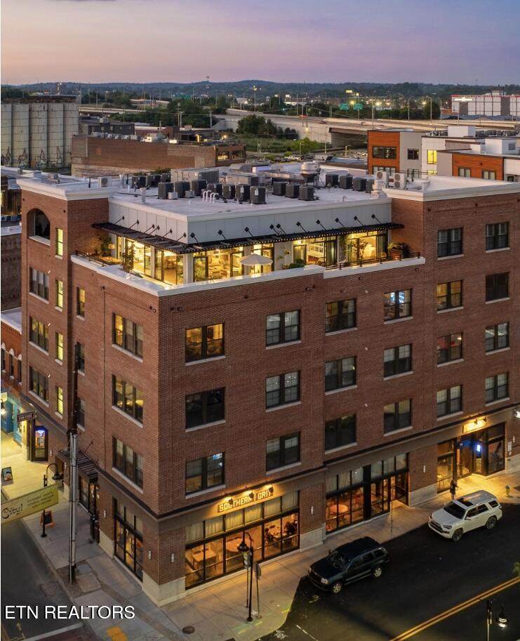 115 Willow Ave - Photo 1