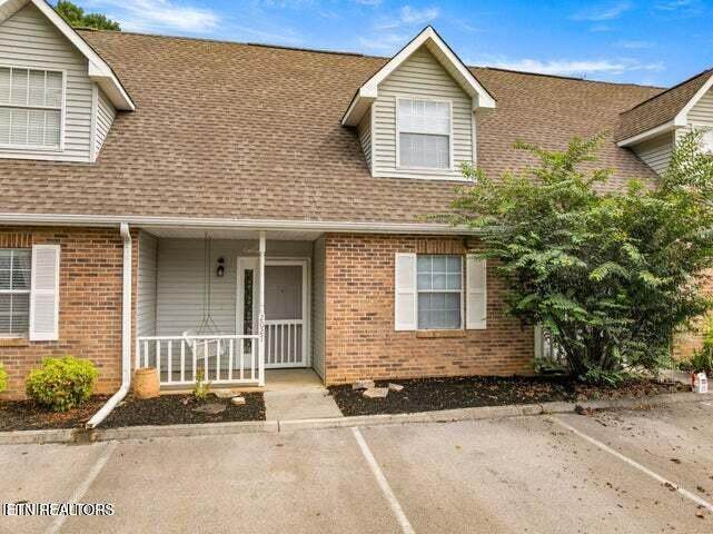 2027 Silverbrook Drive - Photo 1