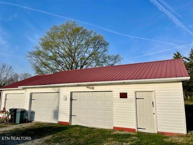 2108 Grey Ridge Rd - Photo 1