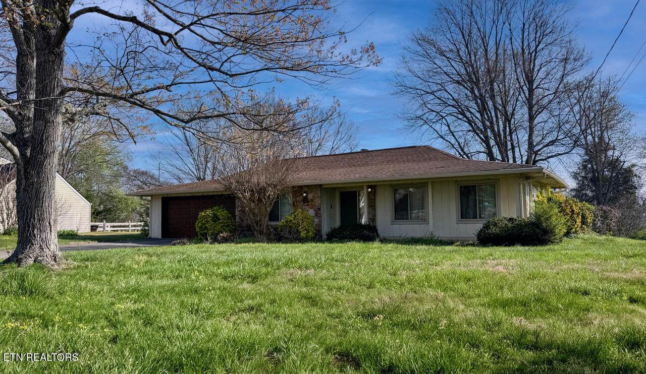 1140 Live Oak Circle - Photo 1