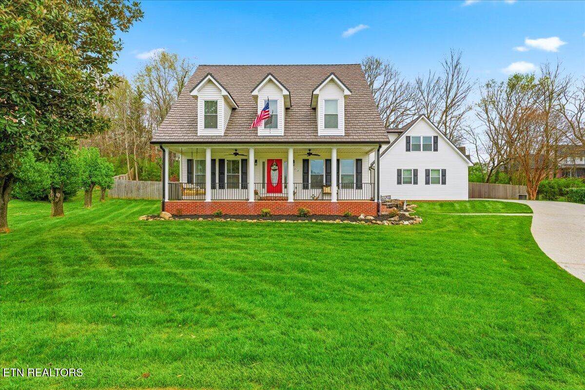 877 Somerset Drive - Photo 1