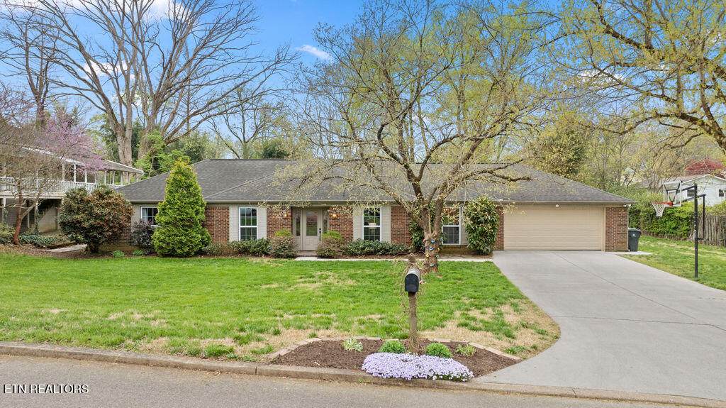 1441 Agawela Ave - Photo 1