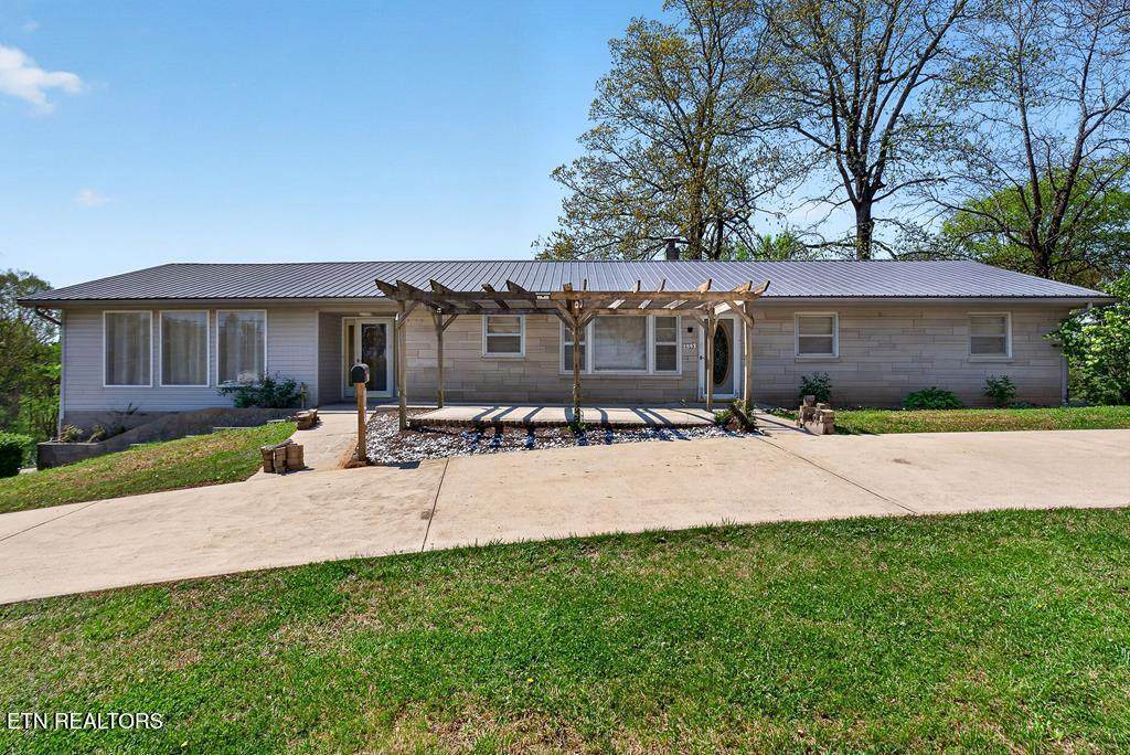 463 Franks Ferry Rd - Photo 1