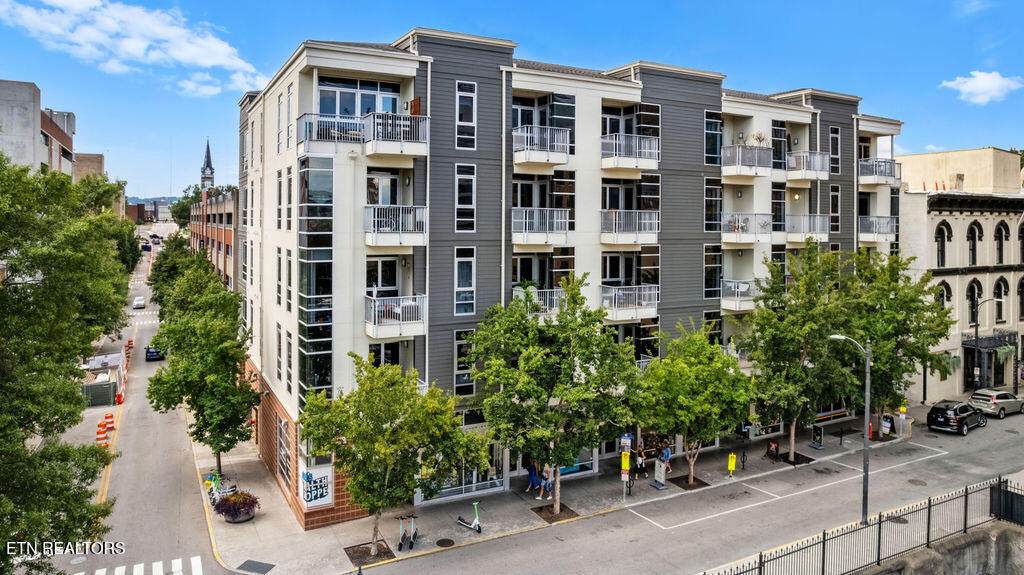 440 Walnut St - Photo 1
