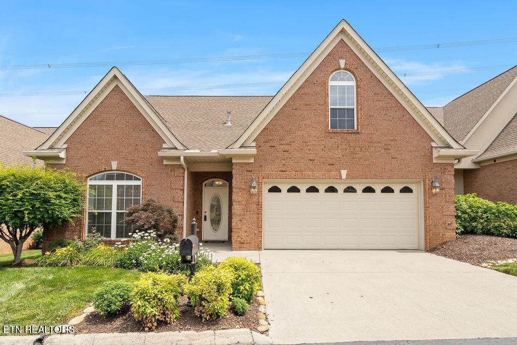 914 Altamont Way - Photo 1