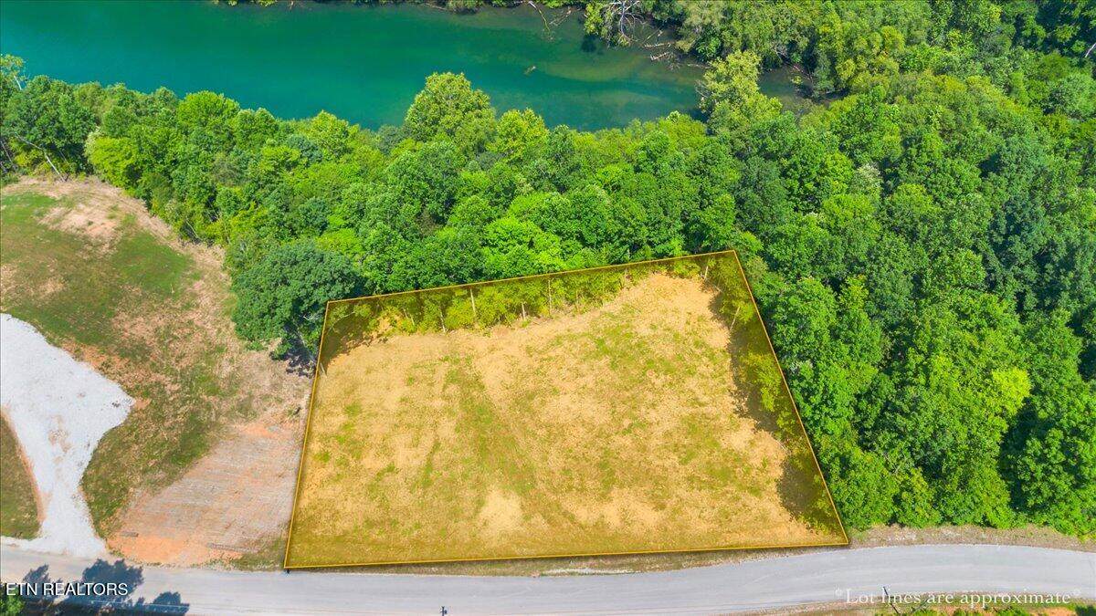 2321 Cove Pointe Rd - Photo 1