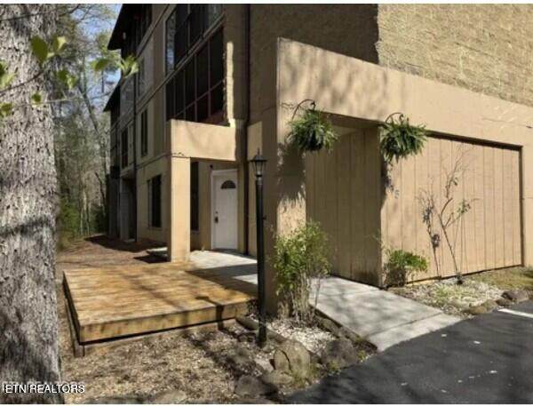 221 Woodland Rd - Photo 1