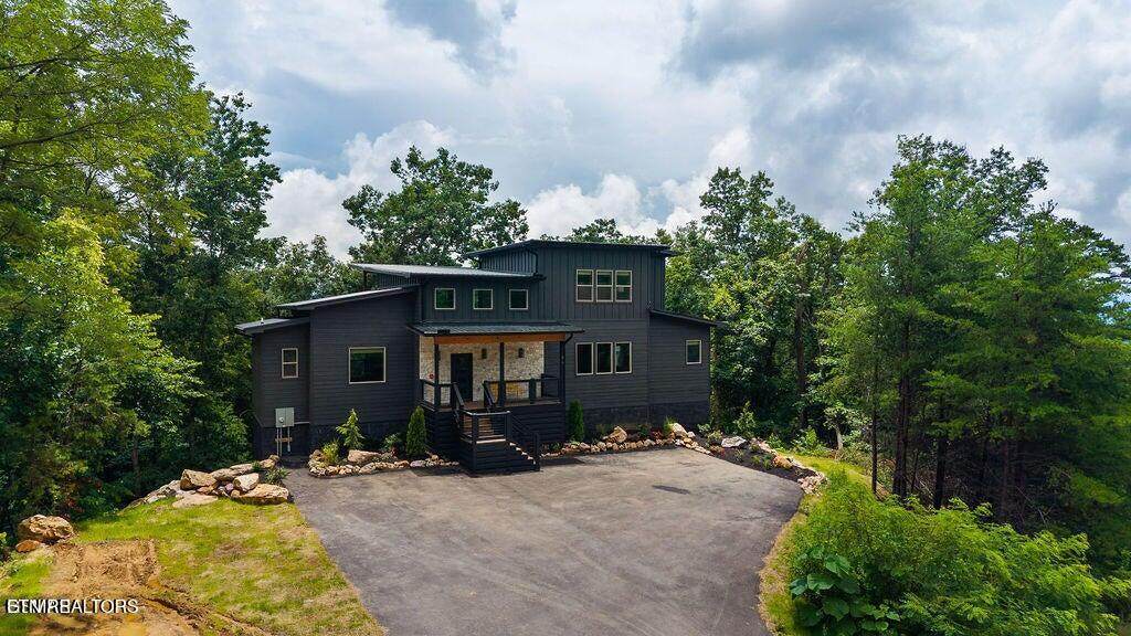 1870 Mountain Ash Way - Photo 1