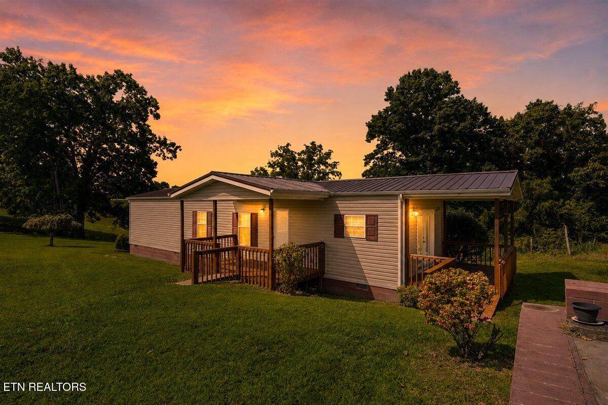525 Cave Springs Rd - Photo 1