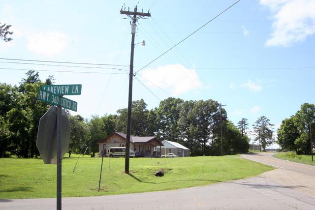 Highway 360 - Photo 1
