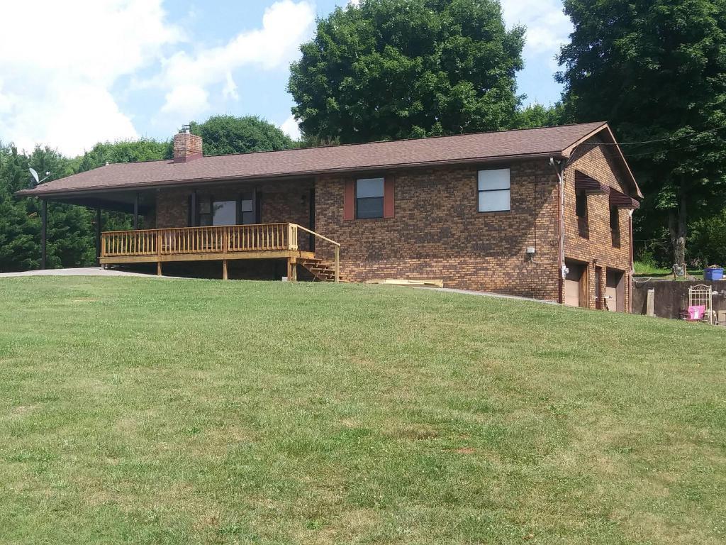 521 Academy Drive Drive - Photo 1