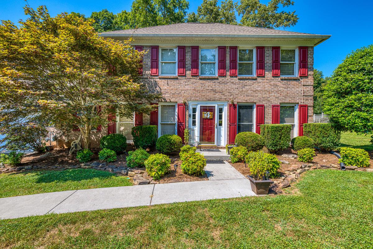 450 Anglewood Drive - Photo 1