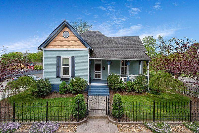 839 Deery St - Photo 1