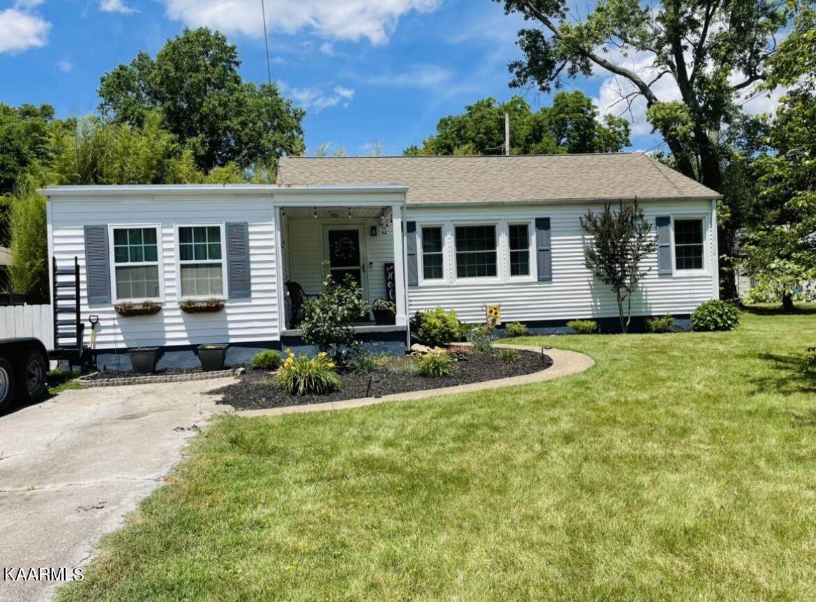 303 Canterbury Drive - Photo 1