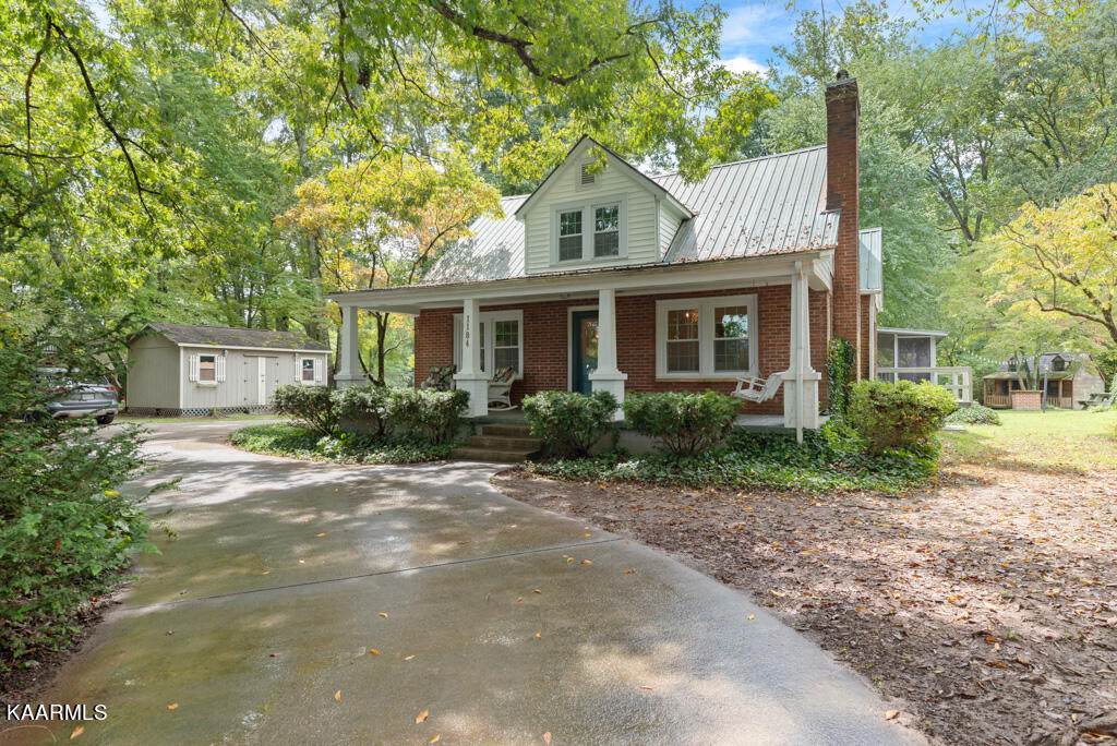 1184 Main St - Photo 1