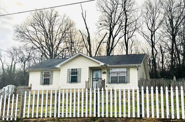 3916 Lilac Ave - Photo 1