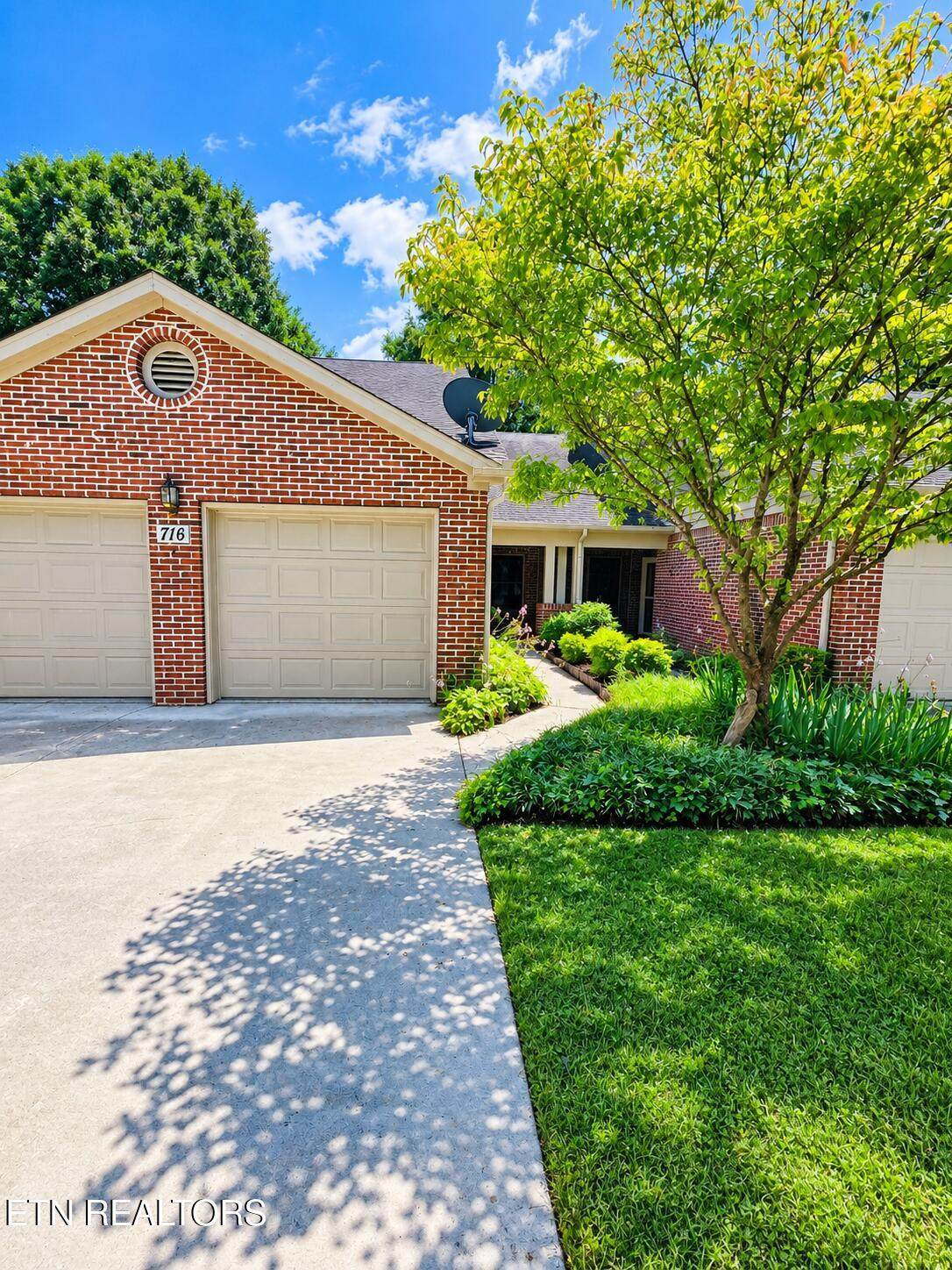 716 Sunrise Circle - Photo 1
