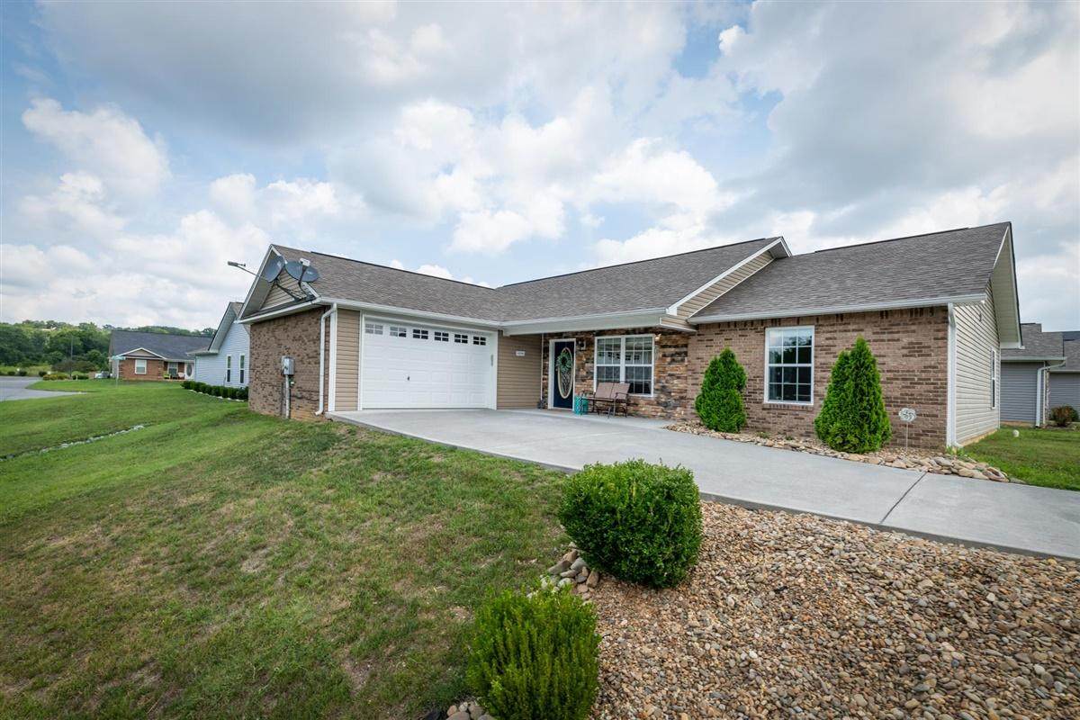1431 Avery Lane - Photo 1