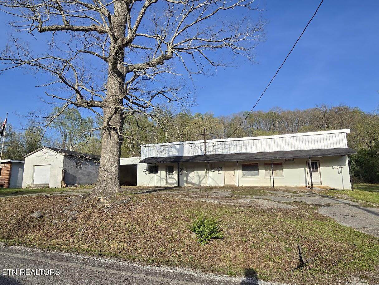 1204 Nashville Hwy - Photo 1