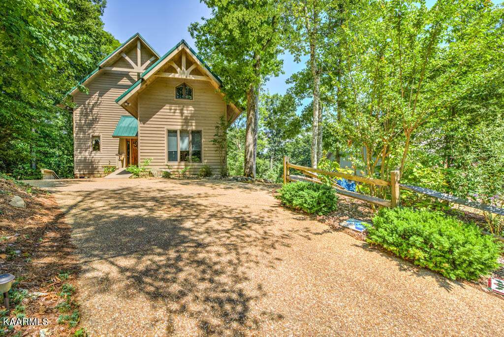 374 Laurel Rd - Photo 1